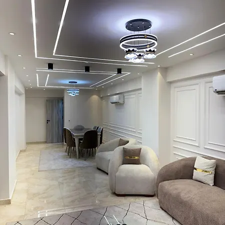 شقه فندقيه بالمهندسين 3 غرف و 3 حمام
